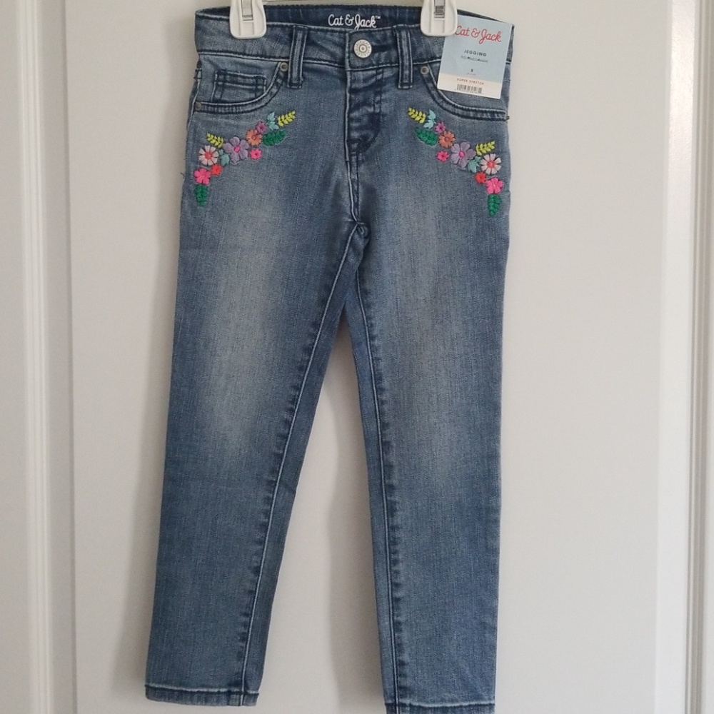 Toddler floral emb. Denim size 5